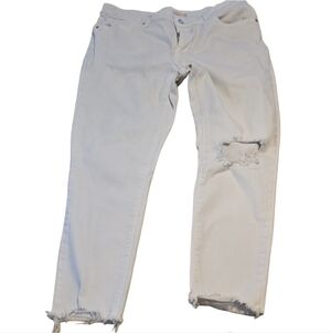 Levi White Distressed Jeans